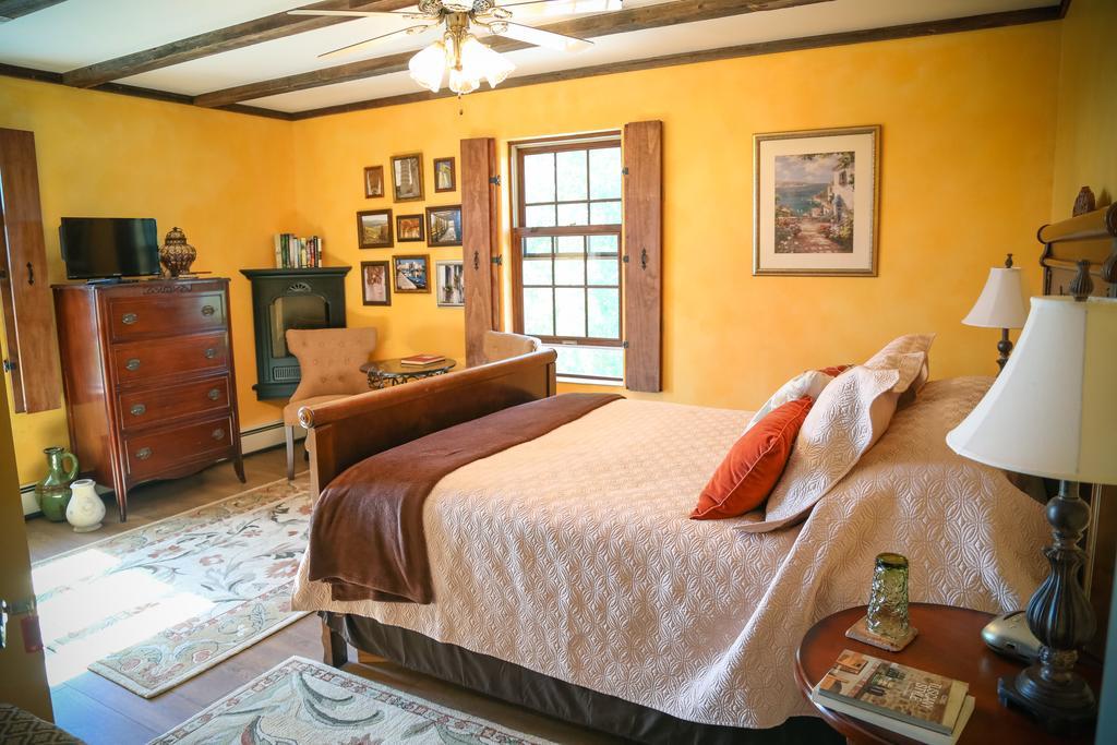 The Meier Inn, A Country Bed & Breakfast Boyceville Room photo