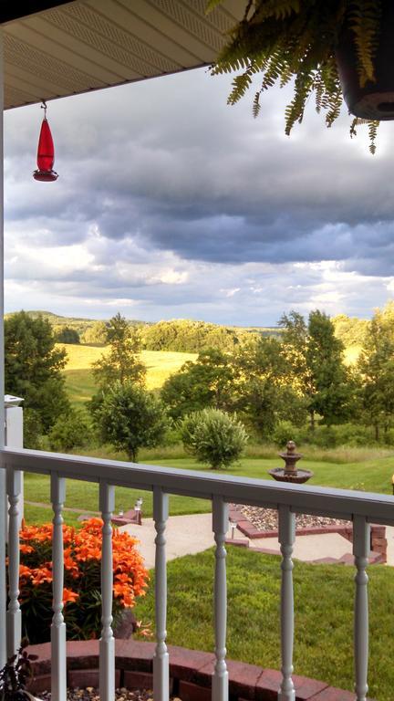 The Meier Inn, A Country Bed & Breakfast Boyceville Exterior photo